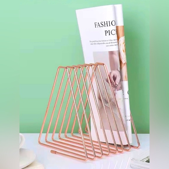 Other - 🆕 1pc Triangle Book Stand
